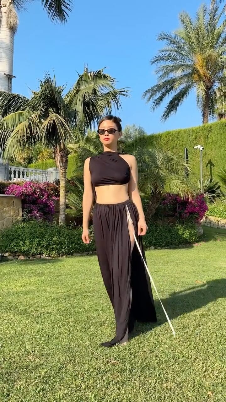 Post 2 by Silvia Kim on Instagram (video)