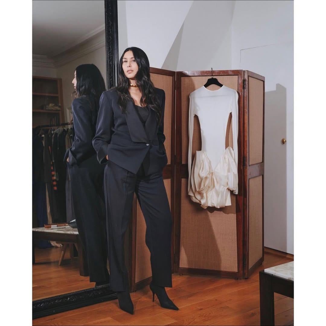 Post 8 by Mon Vintage on Instagram (carousel)