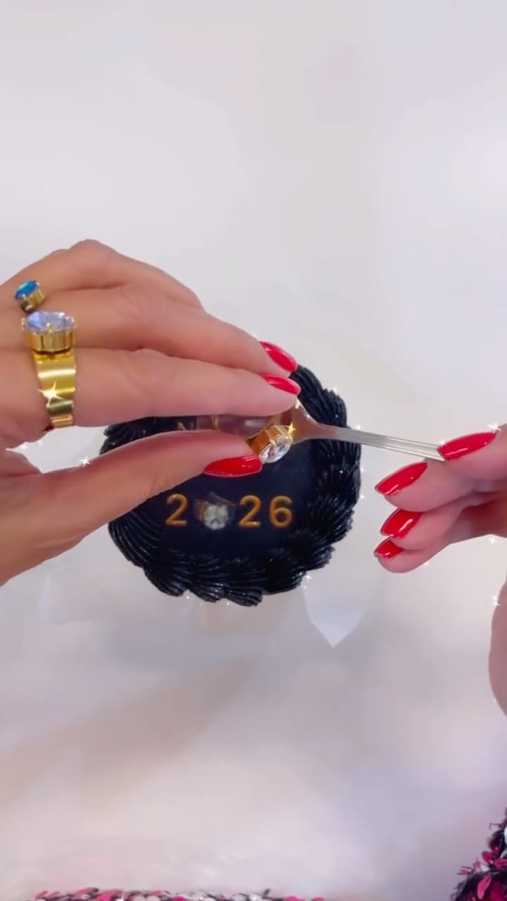 Post 3 by NOĀ-KIS  Bijoux Officiel on Instagram (video)