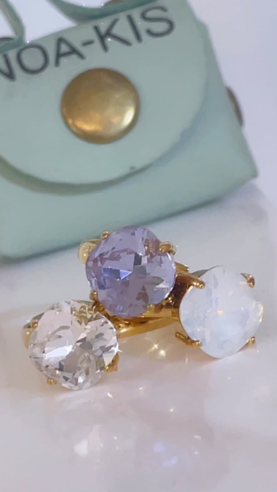 Post 6 by NOĀ-KIS  Bijoux Officiel on Instagram (video)