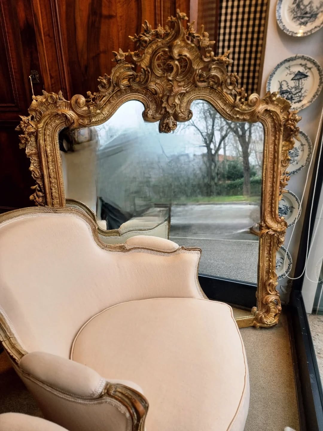 Post 2 by Antichità Bellini Rimini on Instagram (image)