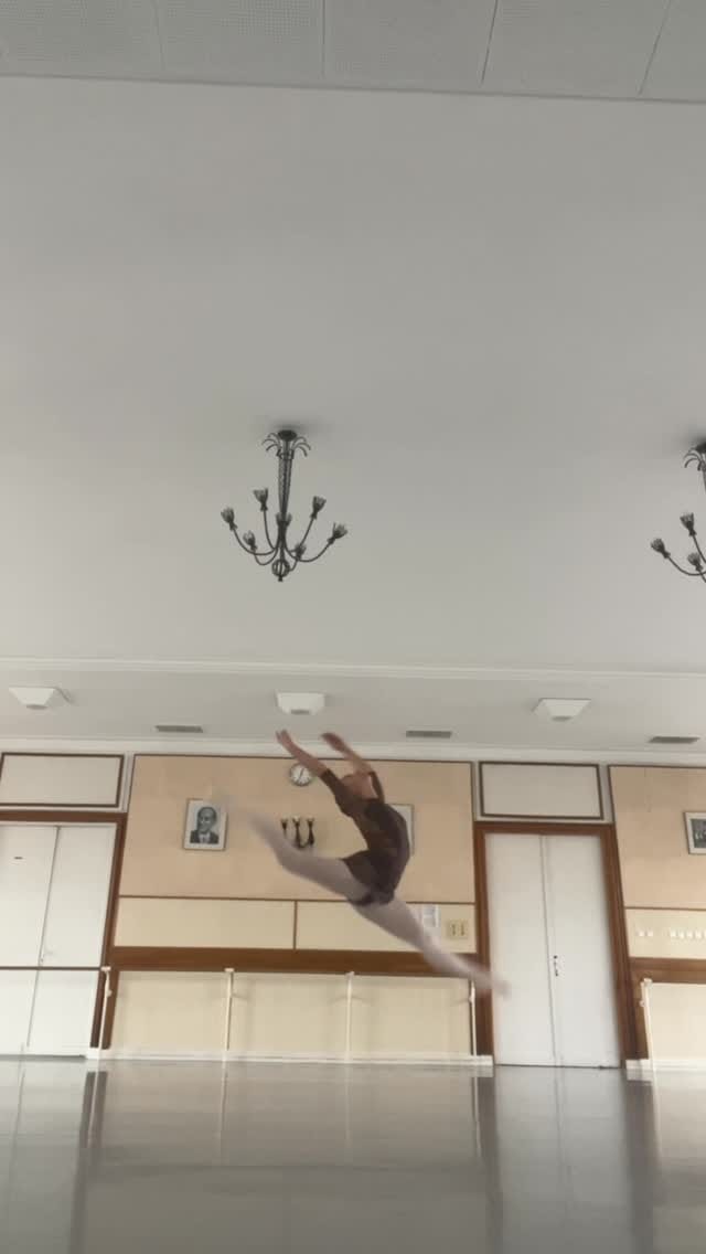 Post 9 by Nadia Erika Rita Borczyńska on Instagram (video)