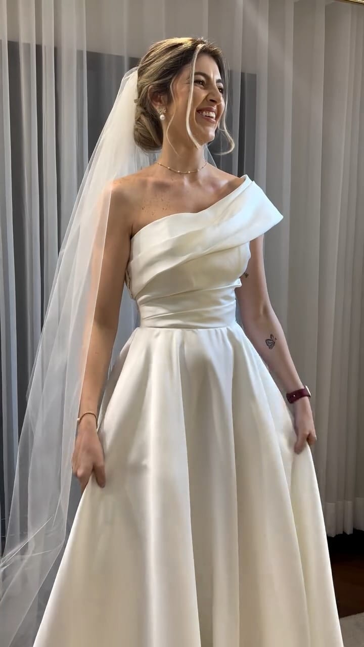 Post 3 by SILVIA DANIELE | VESTIDOS DE NOIVA on Instagram (video)
