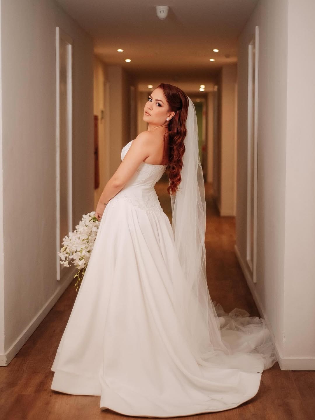Post 1 by SILVIA DANIELE | VESTIDOS DE NOIVA on Instagram (carousel)