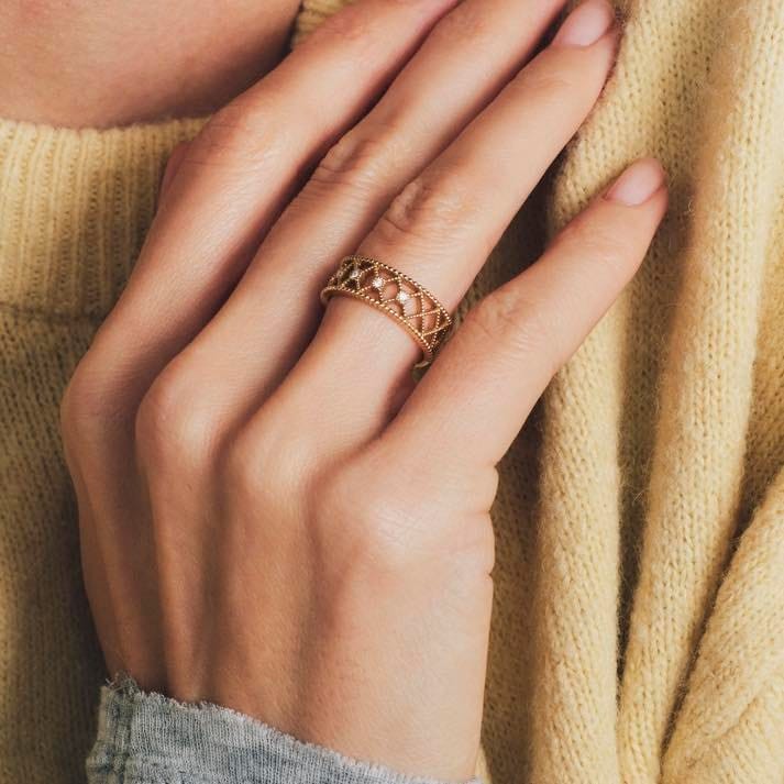 Post 4 by Pérouse Paris on Instagram (carousel)