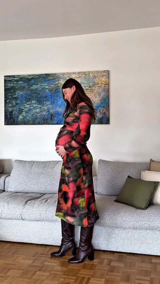 Post 2 by Léa on Instagram (video)