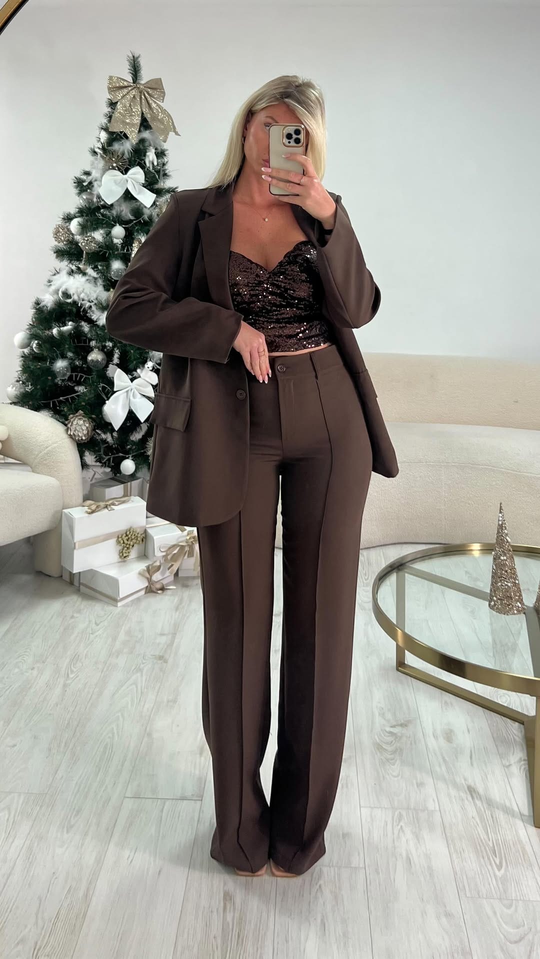 Post 3 by DRESS DÉSIRÉE on Instagram (video)