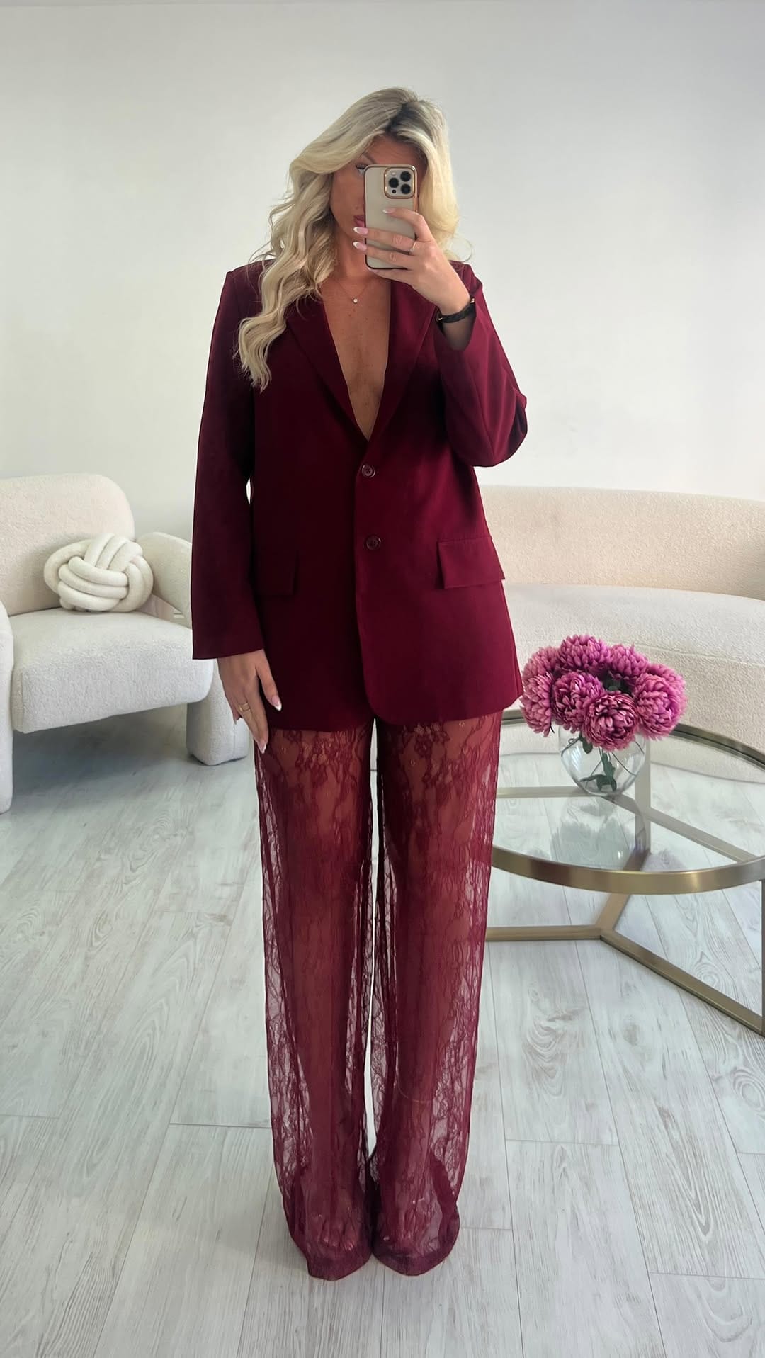 Post 8 by DRESS DÉSIRÉE on Instagram (video)