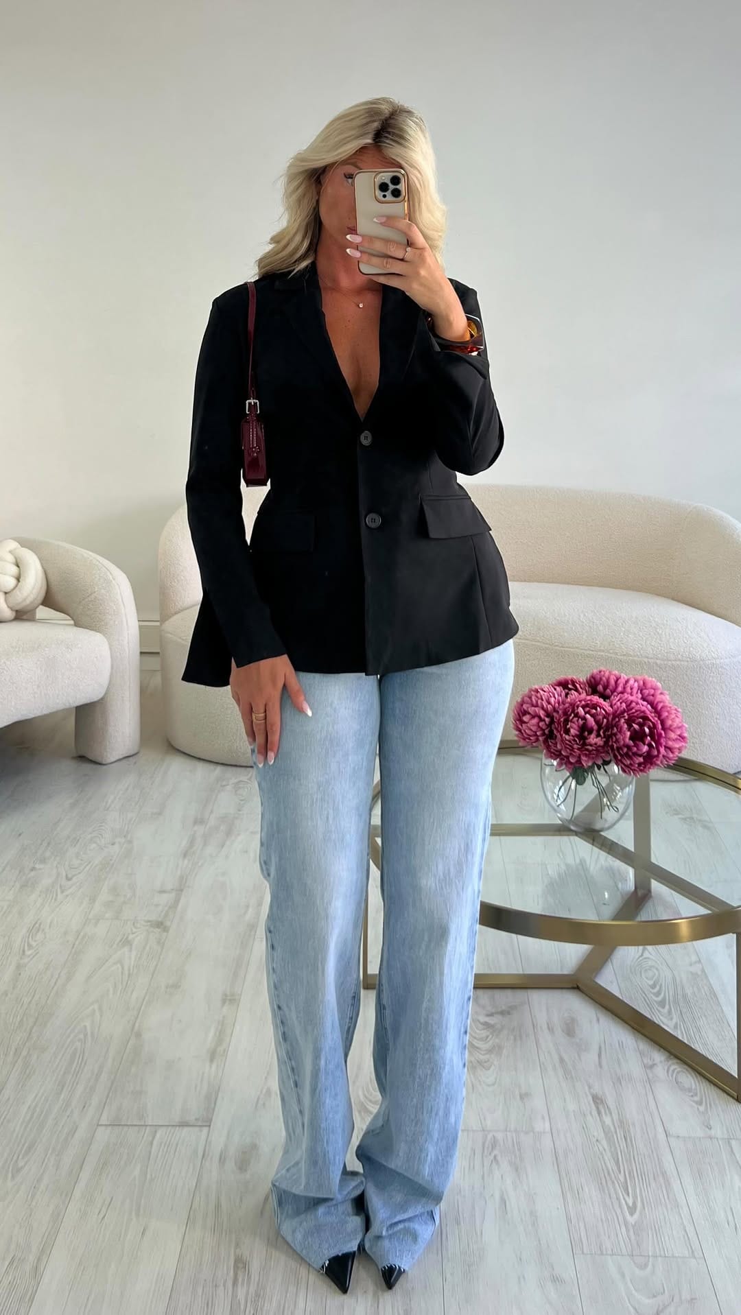 Post 7 by DRESS DÉSIRÉE on Instagram (video)