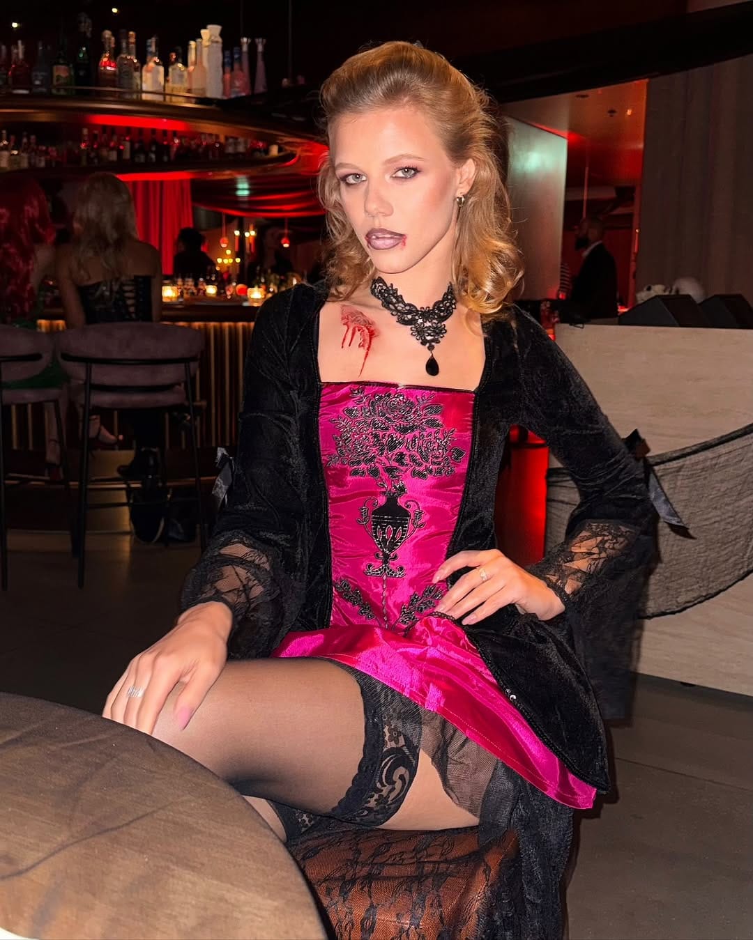 Post 7 by Mariana Kmet on Instagram (carousel)