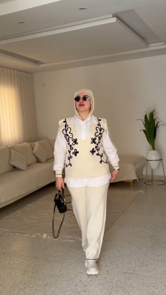 Post 8 by Être unique on Instagram (video)