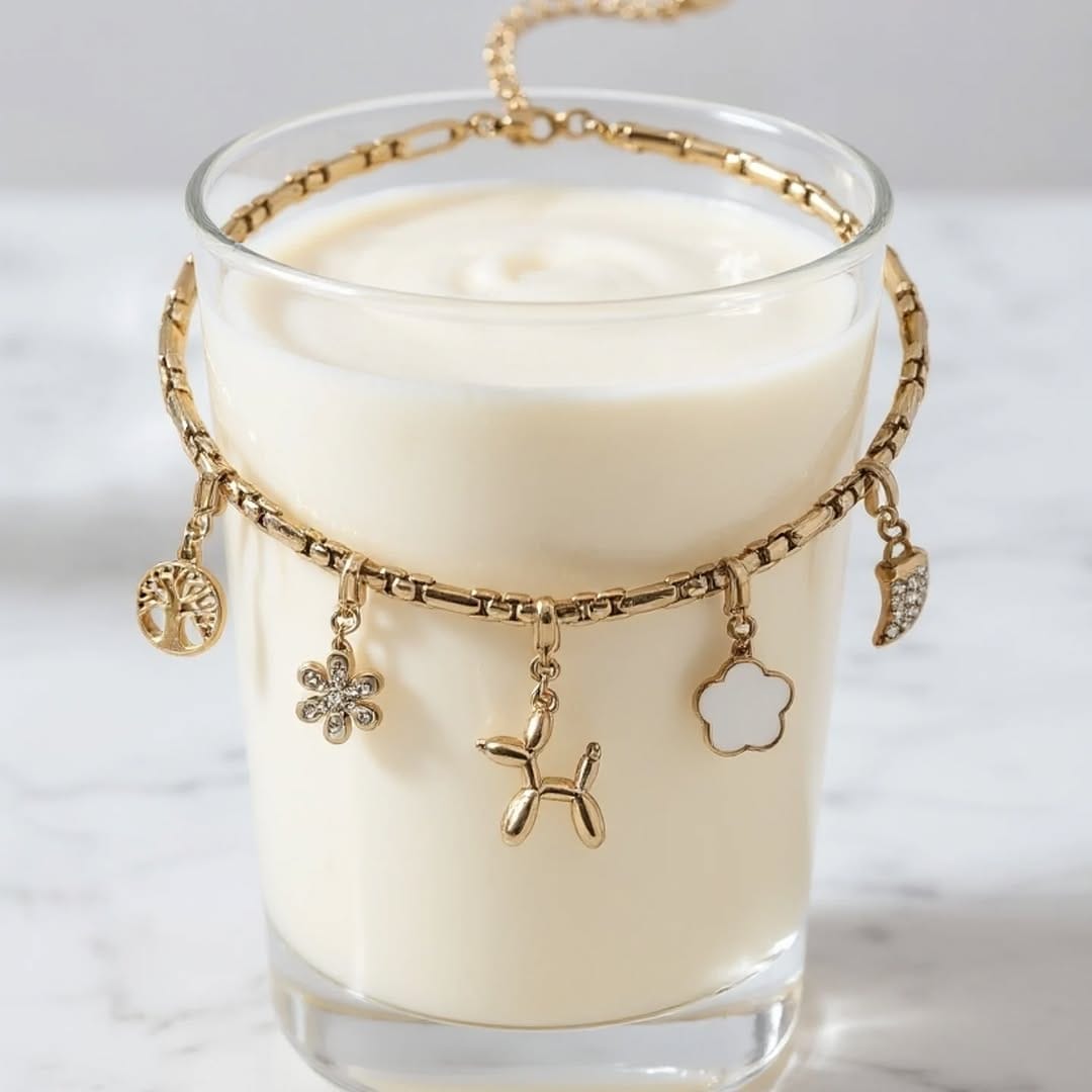 Post 1 by LauVéA Boutique - Bijoux intemporels en acier inoxydable on Instagram (carousel)