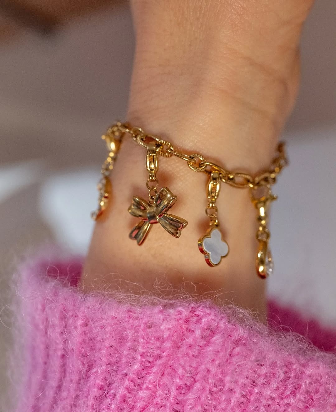Post 4 by LauVéA Boutique - Bijoux intemporels en acier inoxydable on Instagram (image)