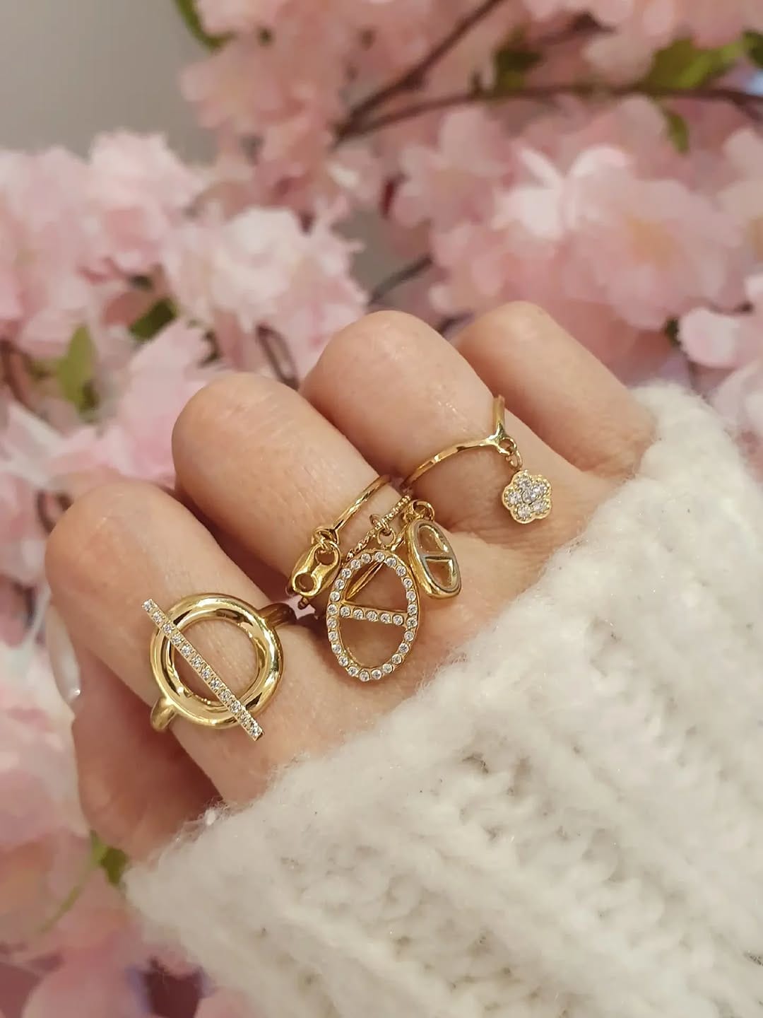 Post 8 by LauVéA Boutique - Bijoux intemporels en acier inoxydable on Instagram (image)