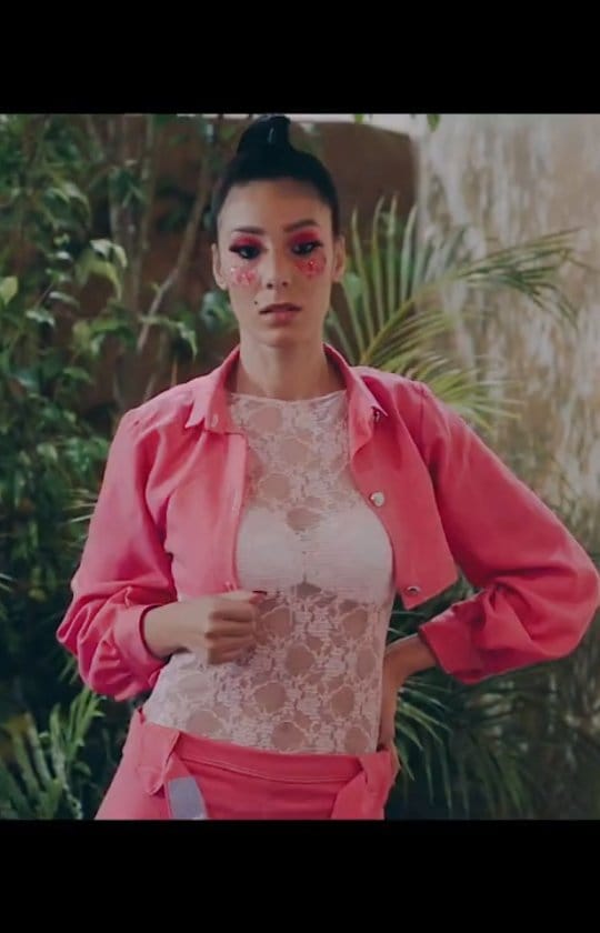 Post 7 by قمر 🇫🇷🇲🇦 on Instagram (video)