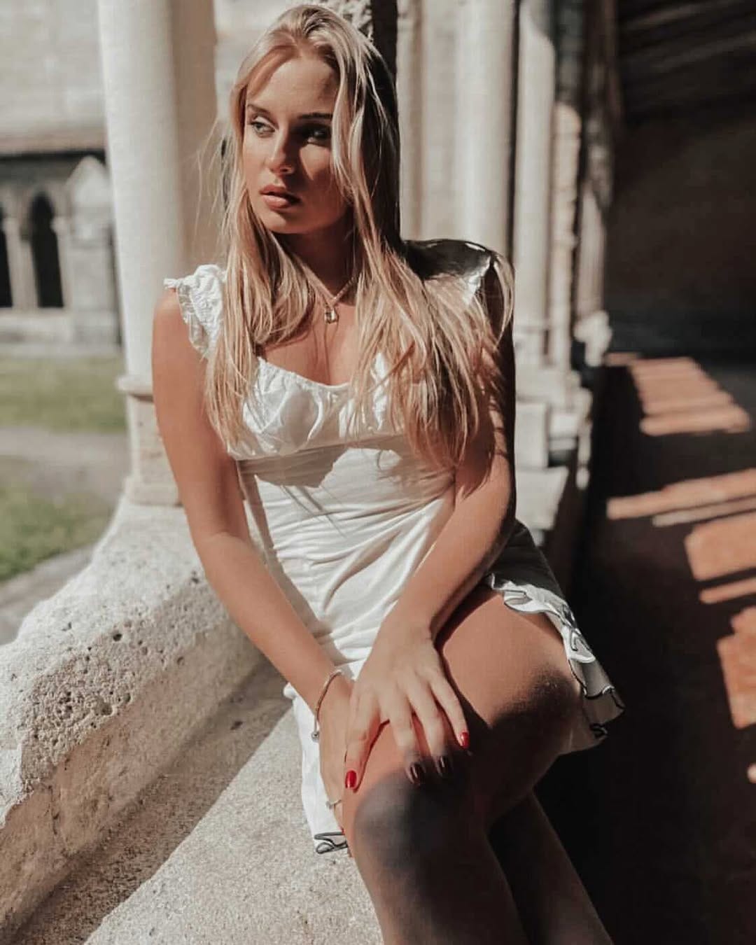 Post 10 by Olga Halik on Instagram (image)