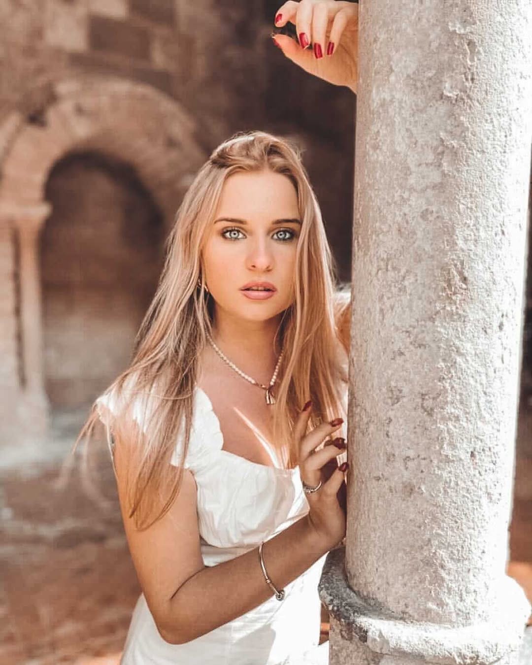 Post 8 by Olga Halik on Instagram (image)