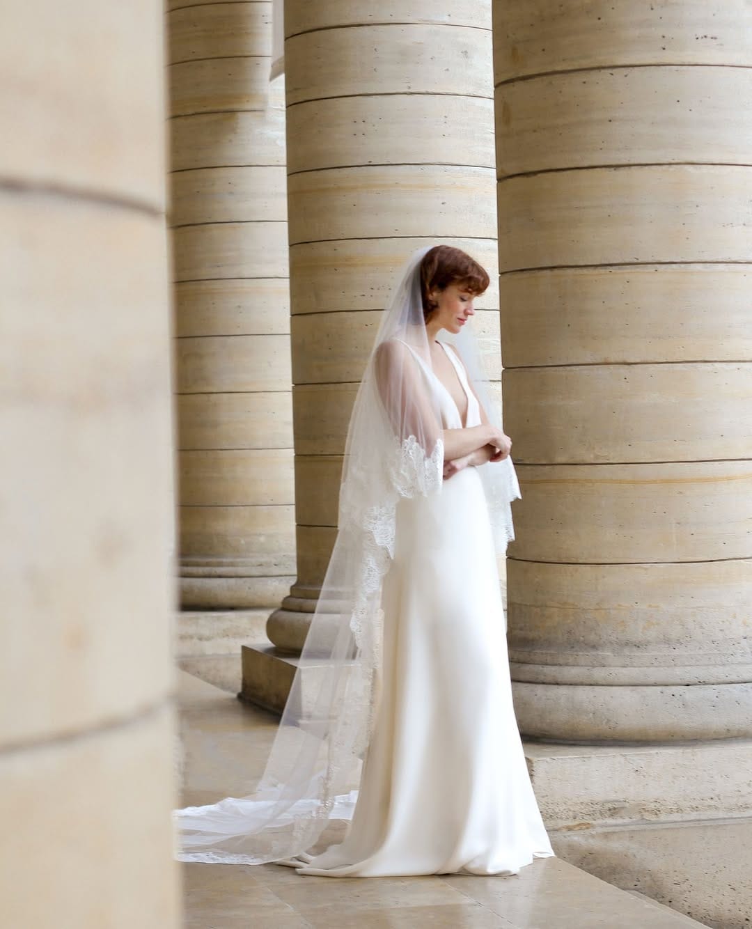Post 2 by David Purves - Robes de mariée on Instagram (carousel)