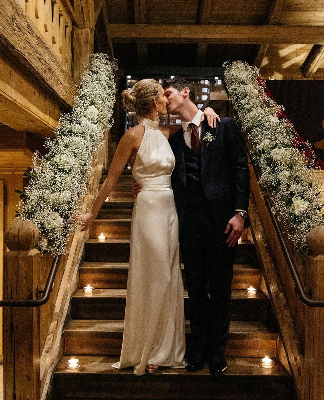 Post 8 by David Purves - Robes de mariée on Instagram (image)