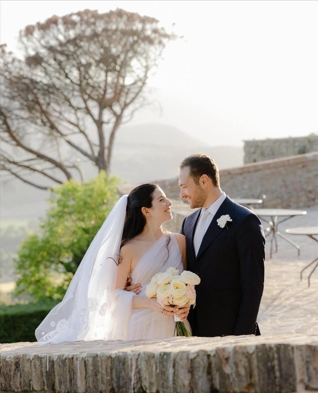 Post 1 by David Purves - Robes de mariée on Instagram (image)