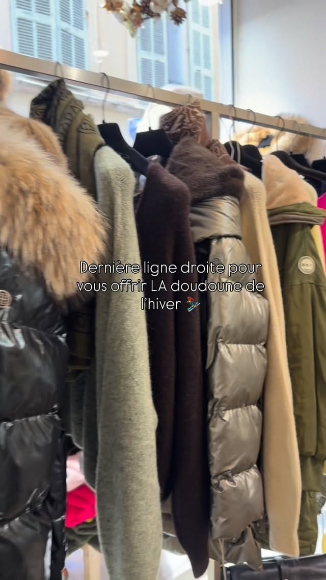 Post 1 by La Boutique Wood on Instagram (video)