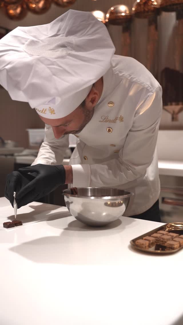 Post 2 by @lindtfrance on Instagram (video)
