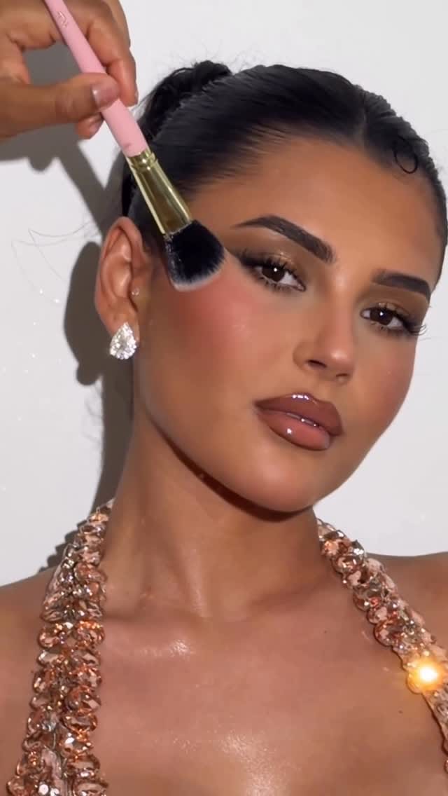Post 5 by Makeup Artist - Hairstylist on Instagram (video)