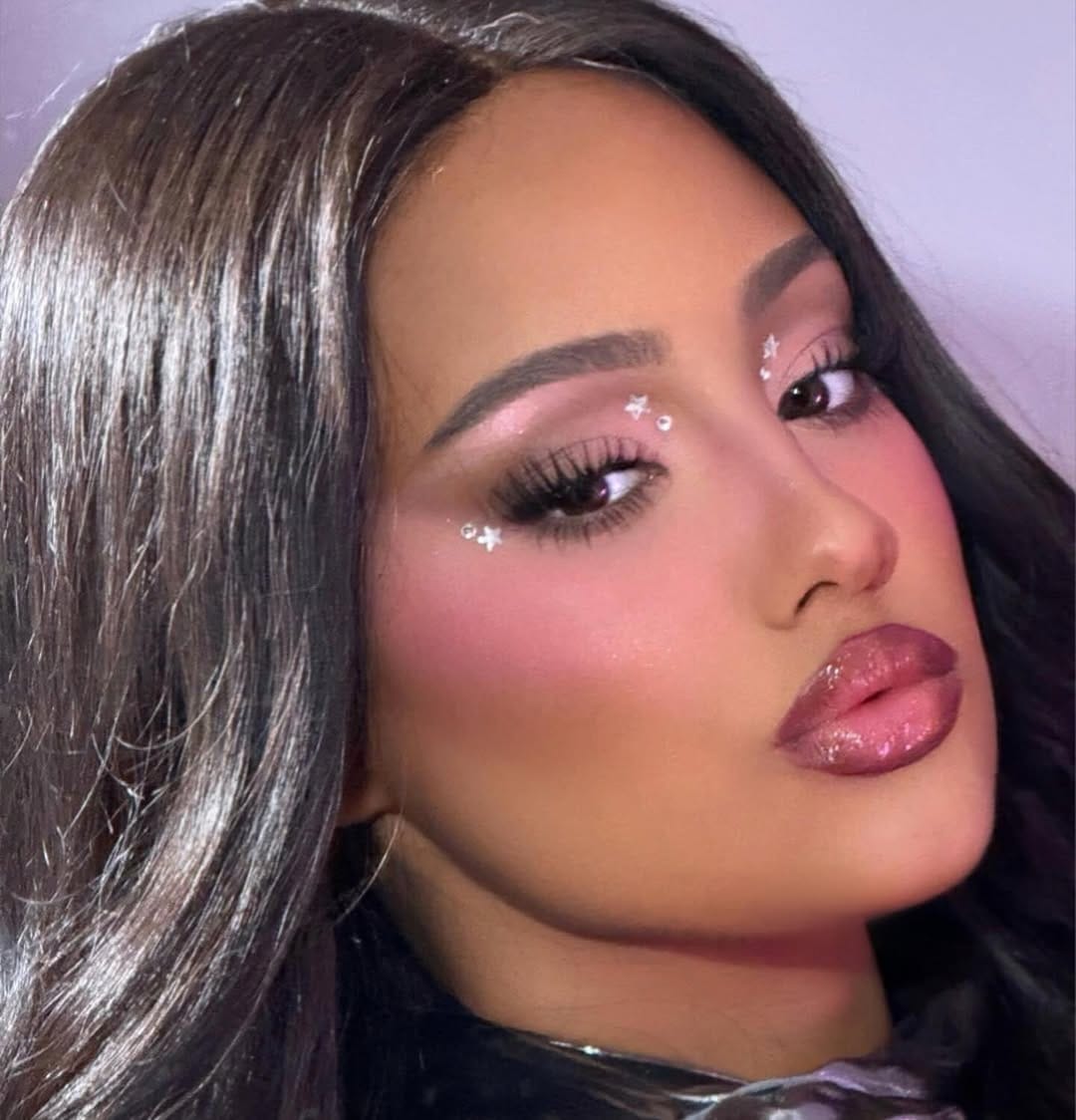 Post 6 by Makeup Artist - Hairstylist on Instagram (carousel)