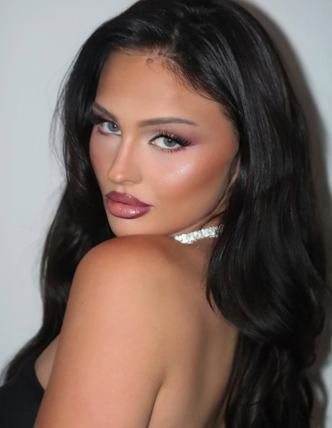 Post 2 by Makeup Artist - Hairstylist on Instagram (carousel)