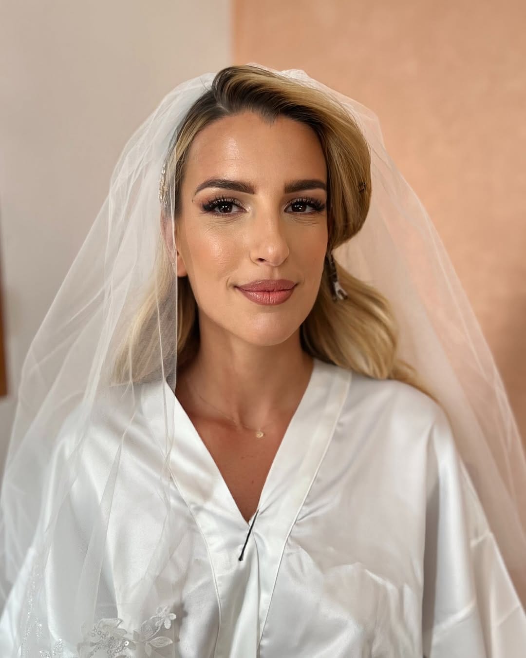 Post 6 by HAIR & MAKE UP ARTISTE MOROCCO on Instagram (carousel)