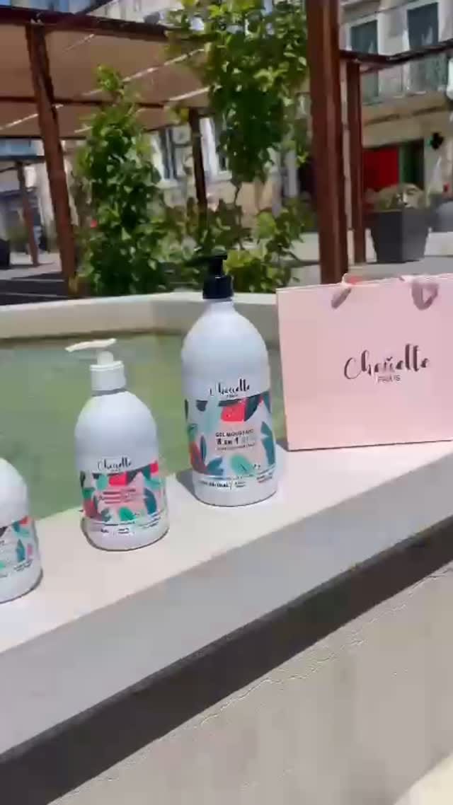 Post 8 by Chouette Paris on Instagram (video)