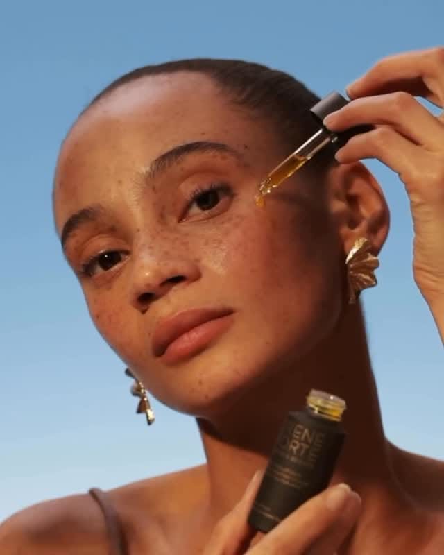 Post 6 by Catriona on Instagram (video)