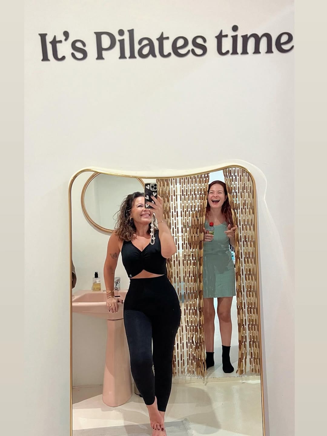 Post 10 by Emmanuelle Rodeghiero on Instagram (image)