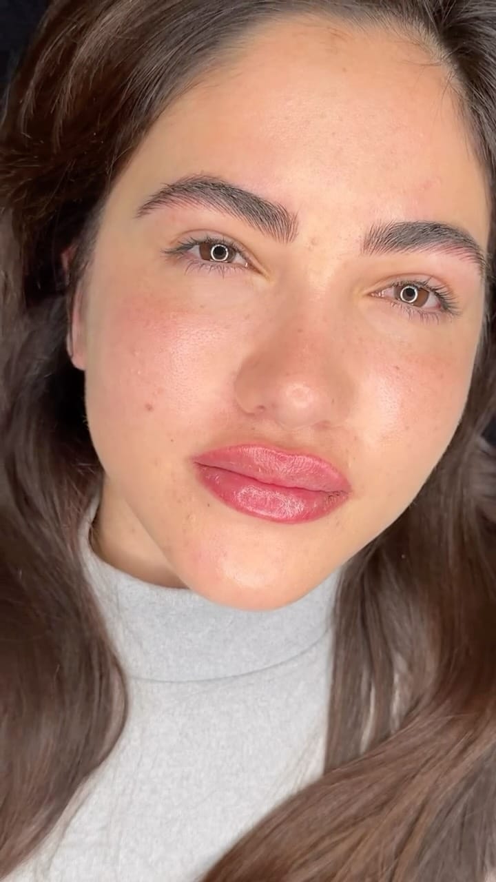 Post 6 by Valeria Luna on Instagram (video)