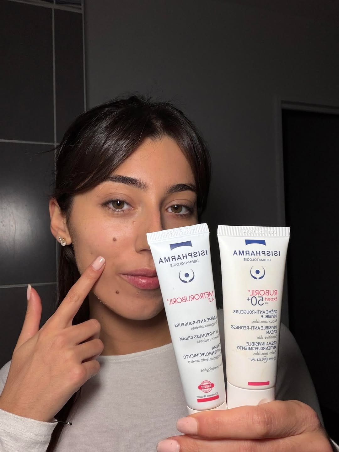 Post 5 by ISISPHARMA Dermatologie on Instagram (video)