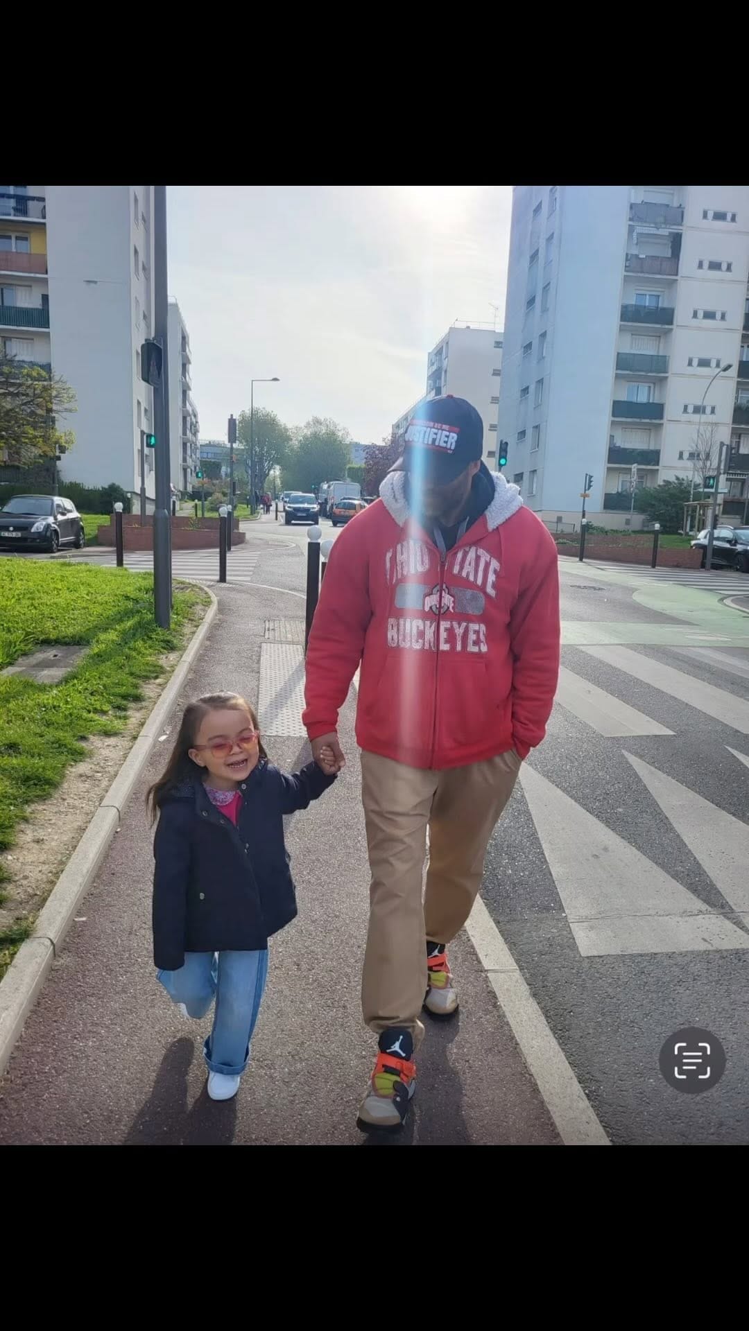 Post 5 by Damien Vaubien on Instagram (video)
