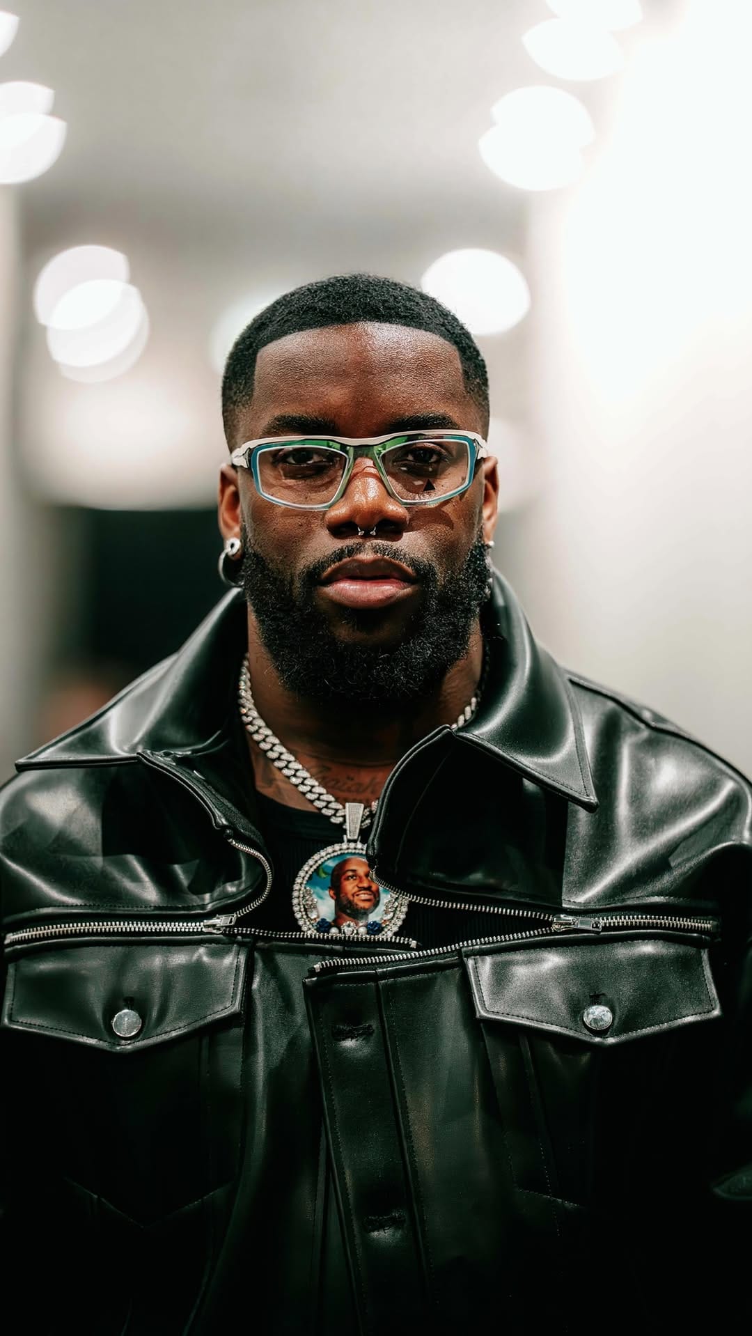 Post 2 by Isaïah Denzel on Instagram (video)