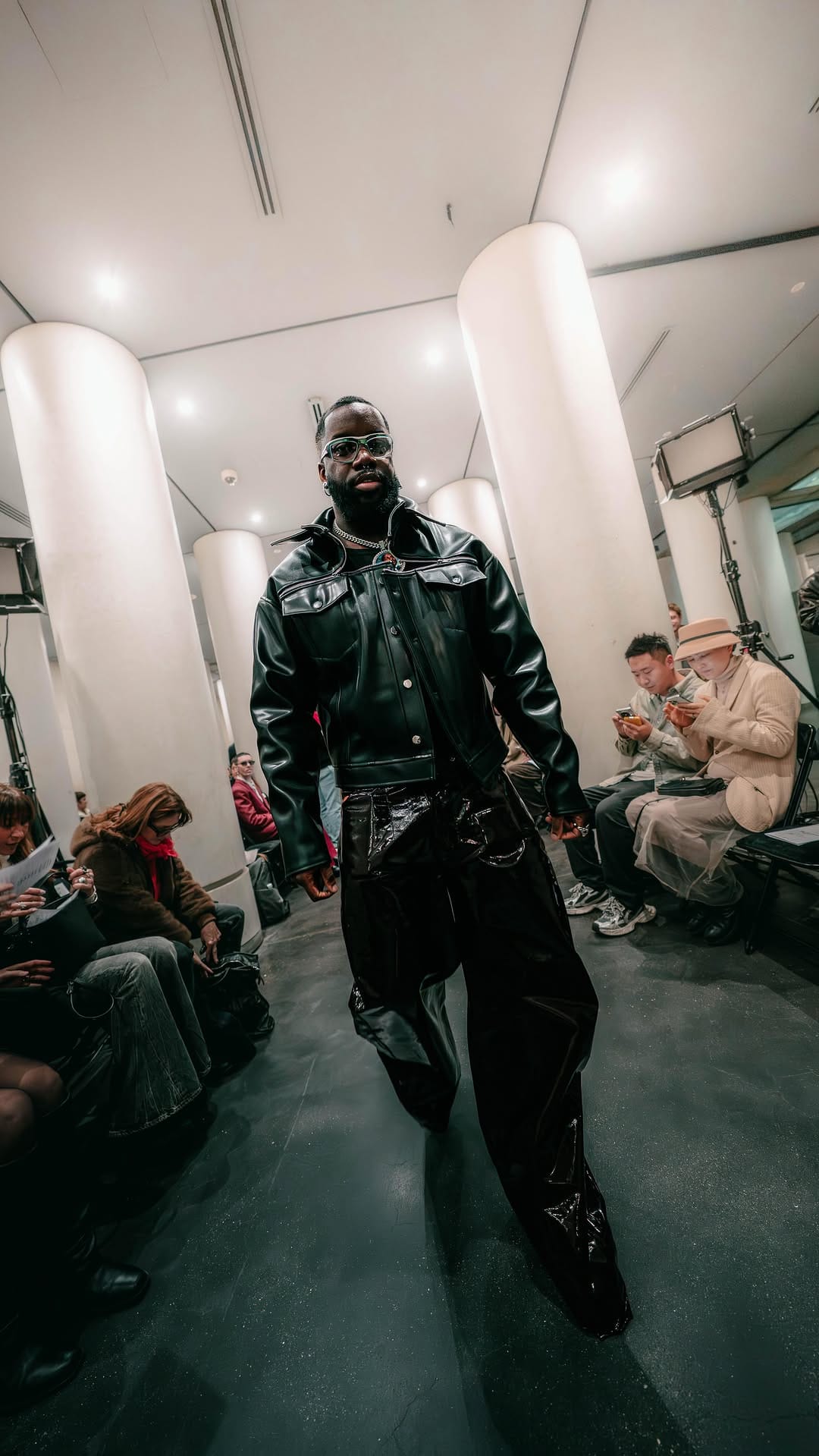 Post 3 by Isaïah Denzel on Instagram (video)