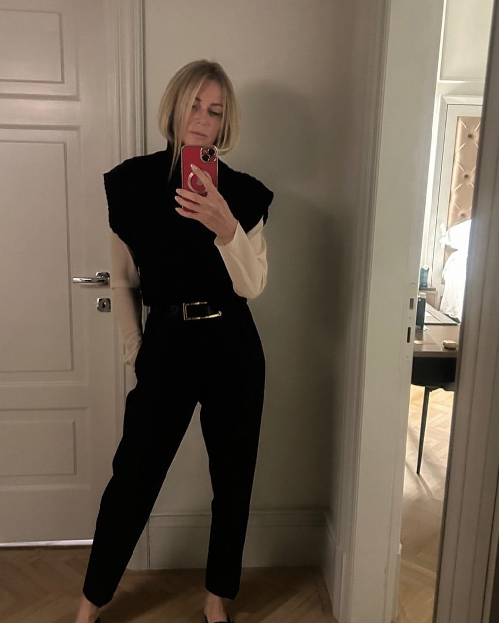 Post 2 by Caroline Massenet on Instagram (image)