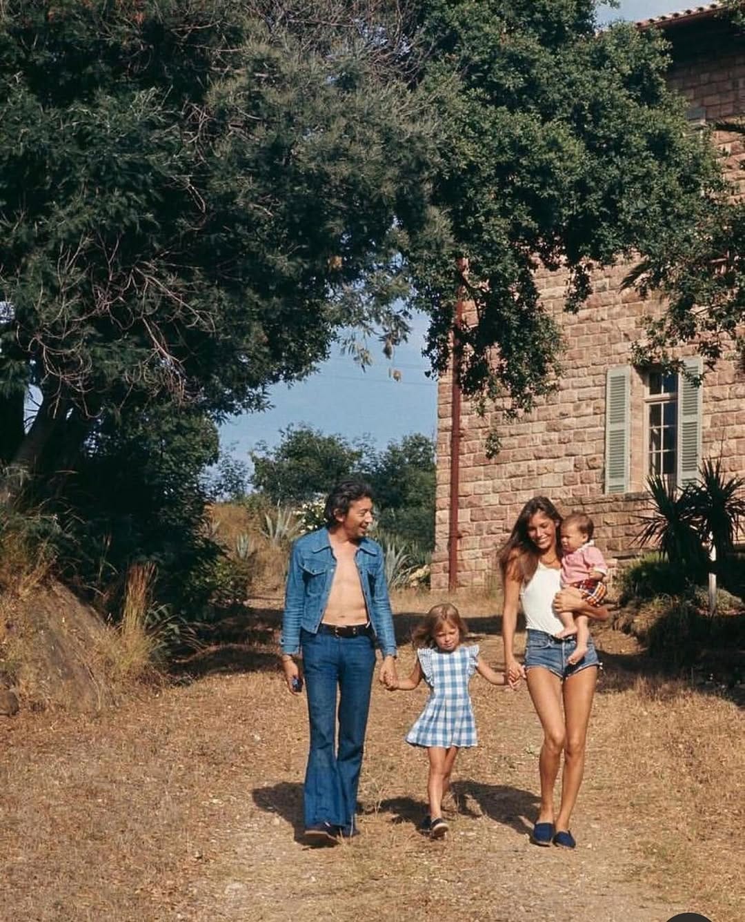 Post 4 by Notabene Family on Instagram (image)