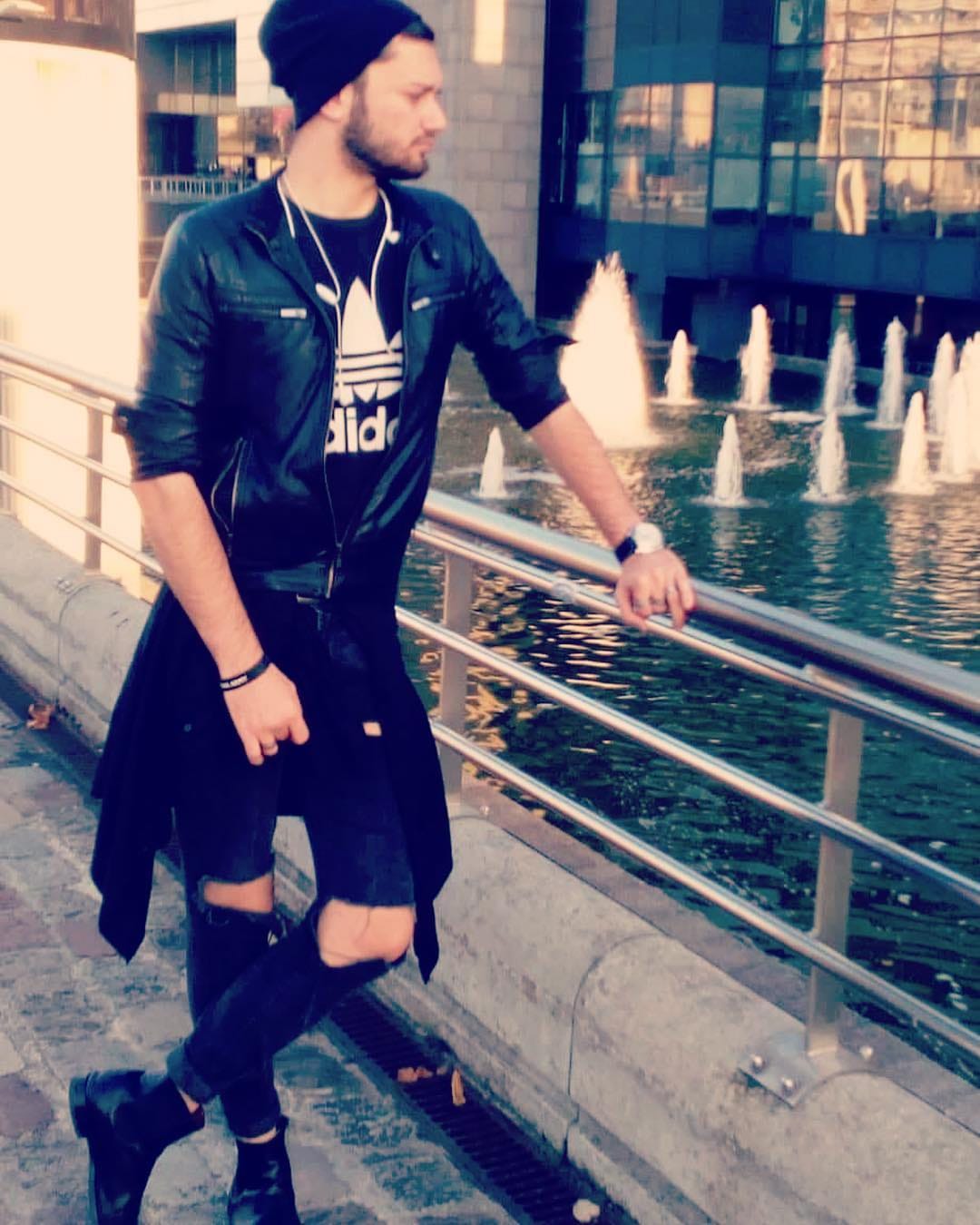 Post 5 by Mëtatriël KCH13 on Instagram (image)