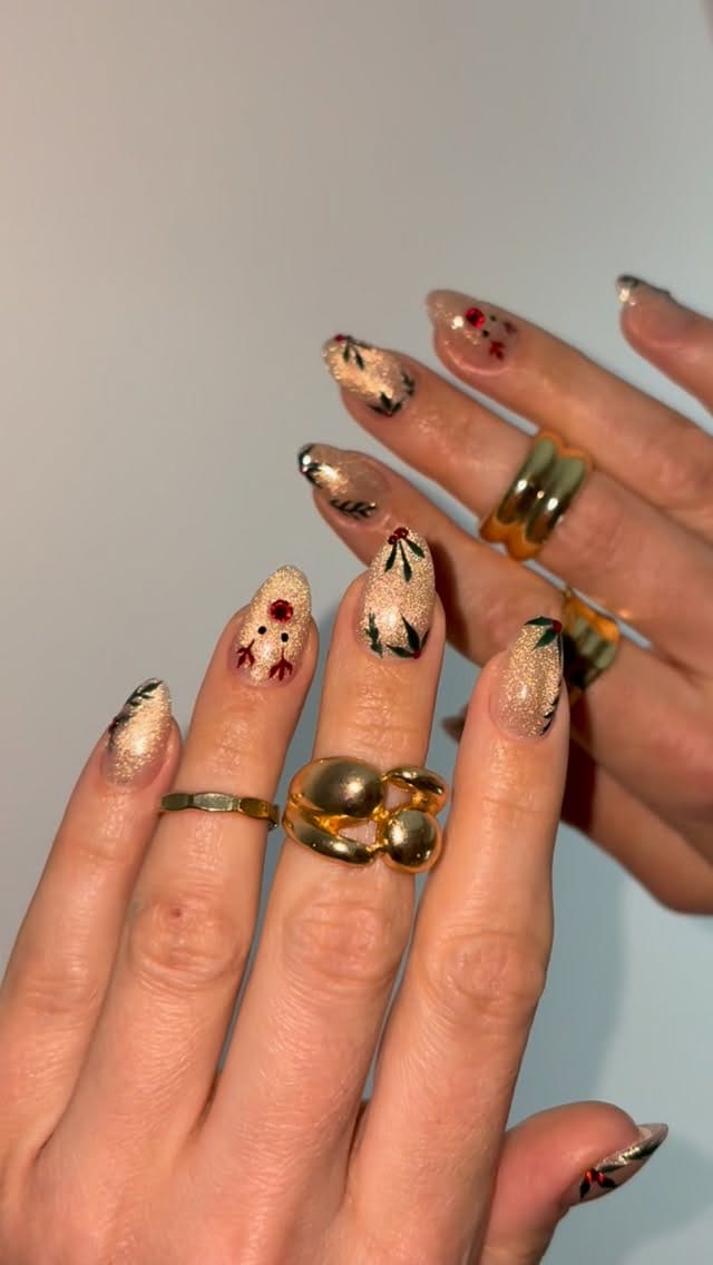 Post 2 by 𝖲𝖶𝖤𝖤𝖳𝖭𝖠𝖨𝖫𝖲 on Instagram (video)
