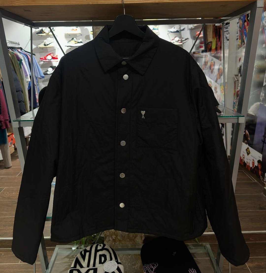 Post 1 by Les Pieces Vintage Store on Instagram (carousel)