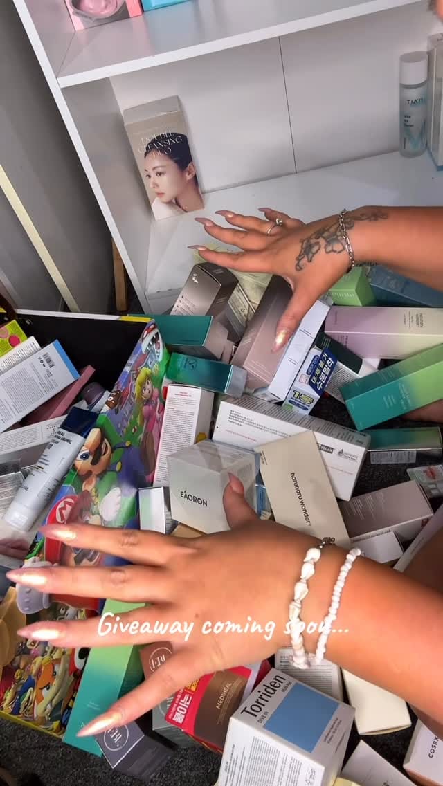 Post 3 by Carly Jess on Instagram (video)
