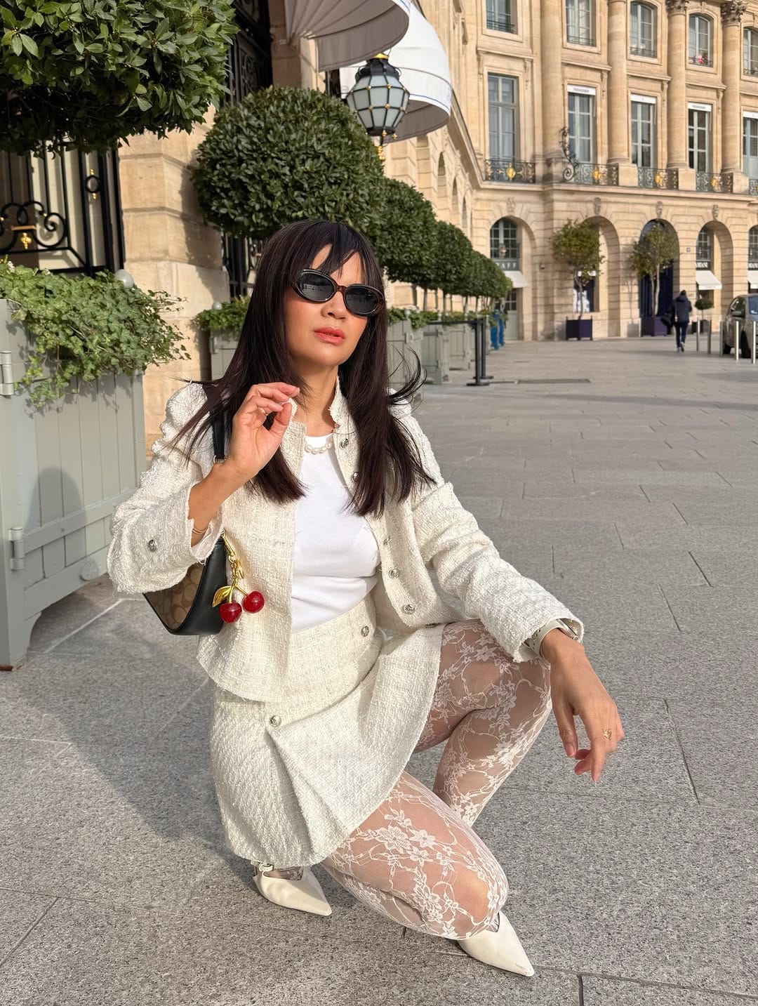 Post 1 by Vololona Andrianirina on Instagram (carousel)
