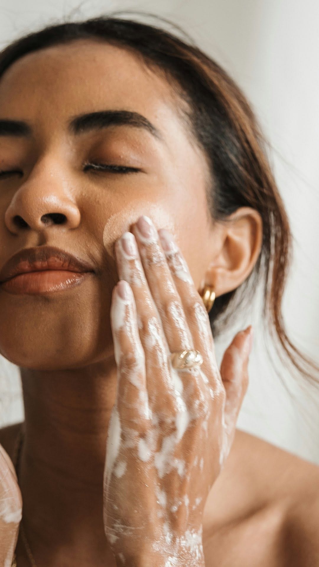 Post 5 by Rizia I Skincare au riz 🌾🍚 on Instagram (video)