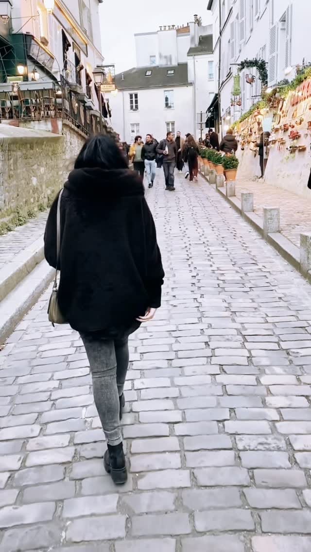 Post 1 by Romy on Instagram (video)