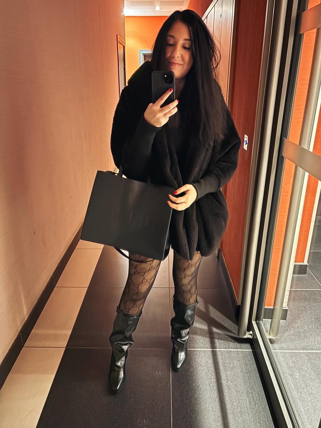 Post 5 by Romy on Instagram (image)