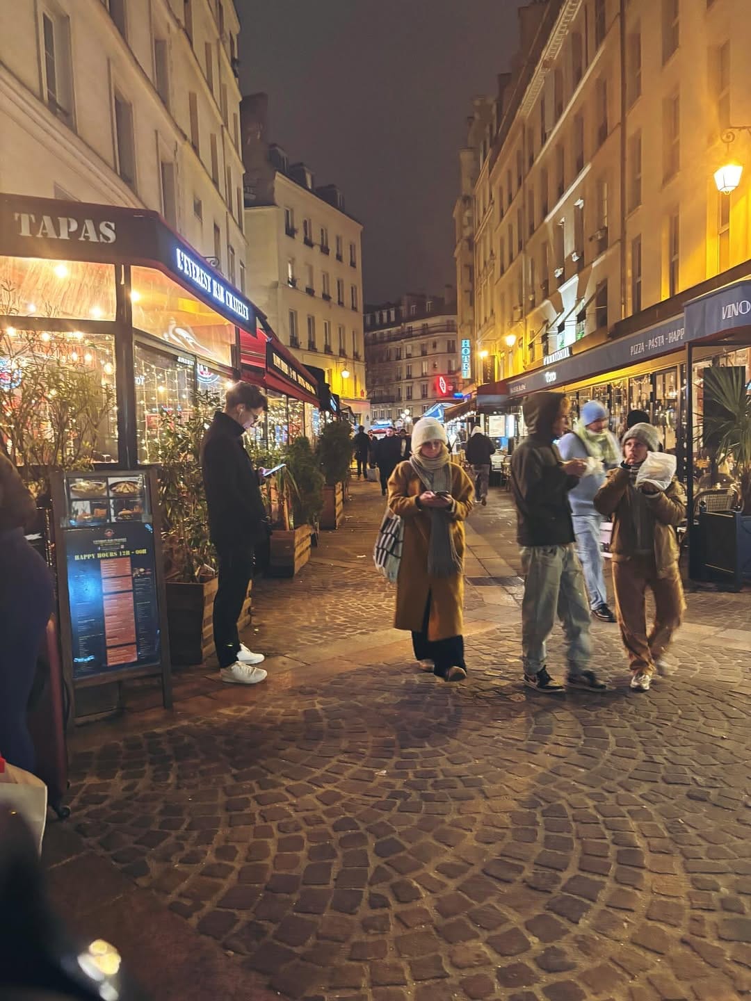 Post 4 by Romy on Instagram (carousel)