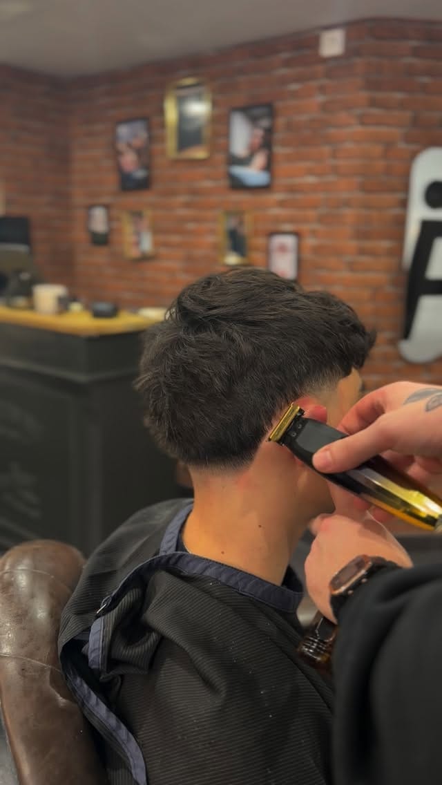 Post 2 by Hairgum on Instagram (video)